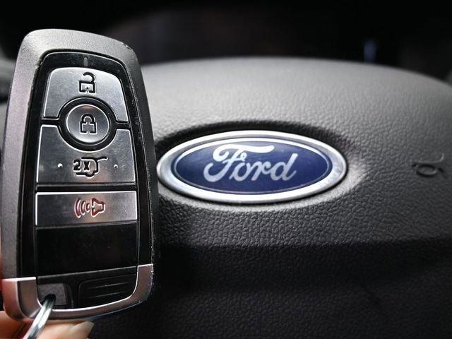 Used 2025 Ford Escape Active AWD/4WD image 42