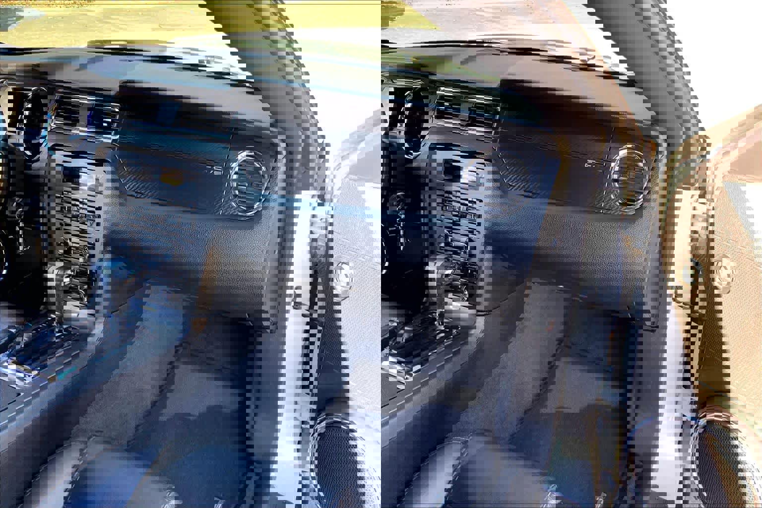 Used 2011 Ford Mustang GT Premium w/ 402A Rapid Spec Order Code image 17