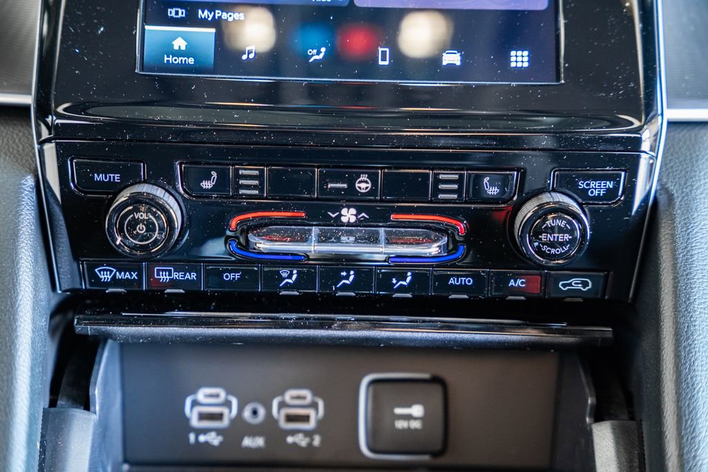 New 2025 Jeep Grand Cherokee Laredo X w/ Luxury Tech Group I image 23