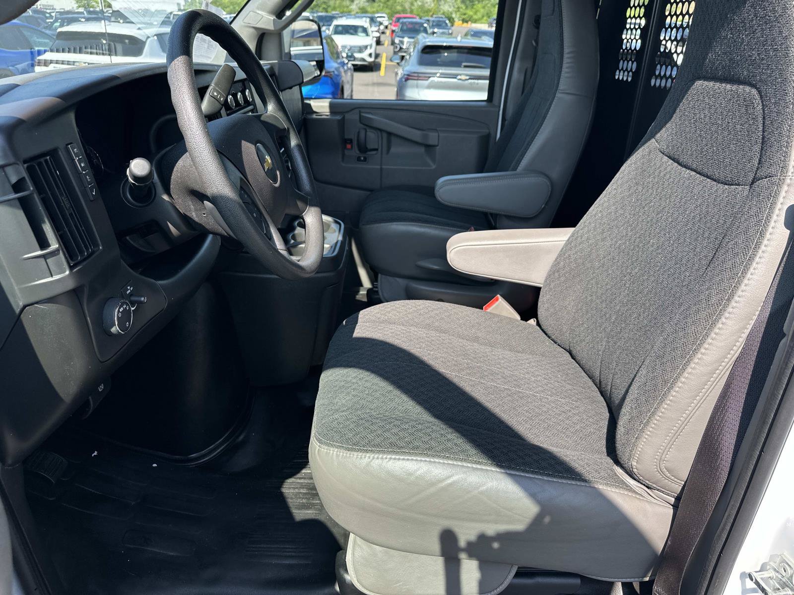 Certified 2025 Chevrolet Express 2500 w/ Driver Convenience Package RWD image 17
