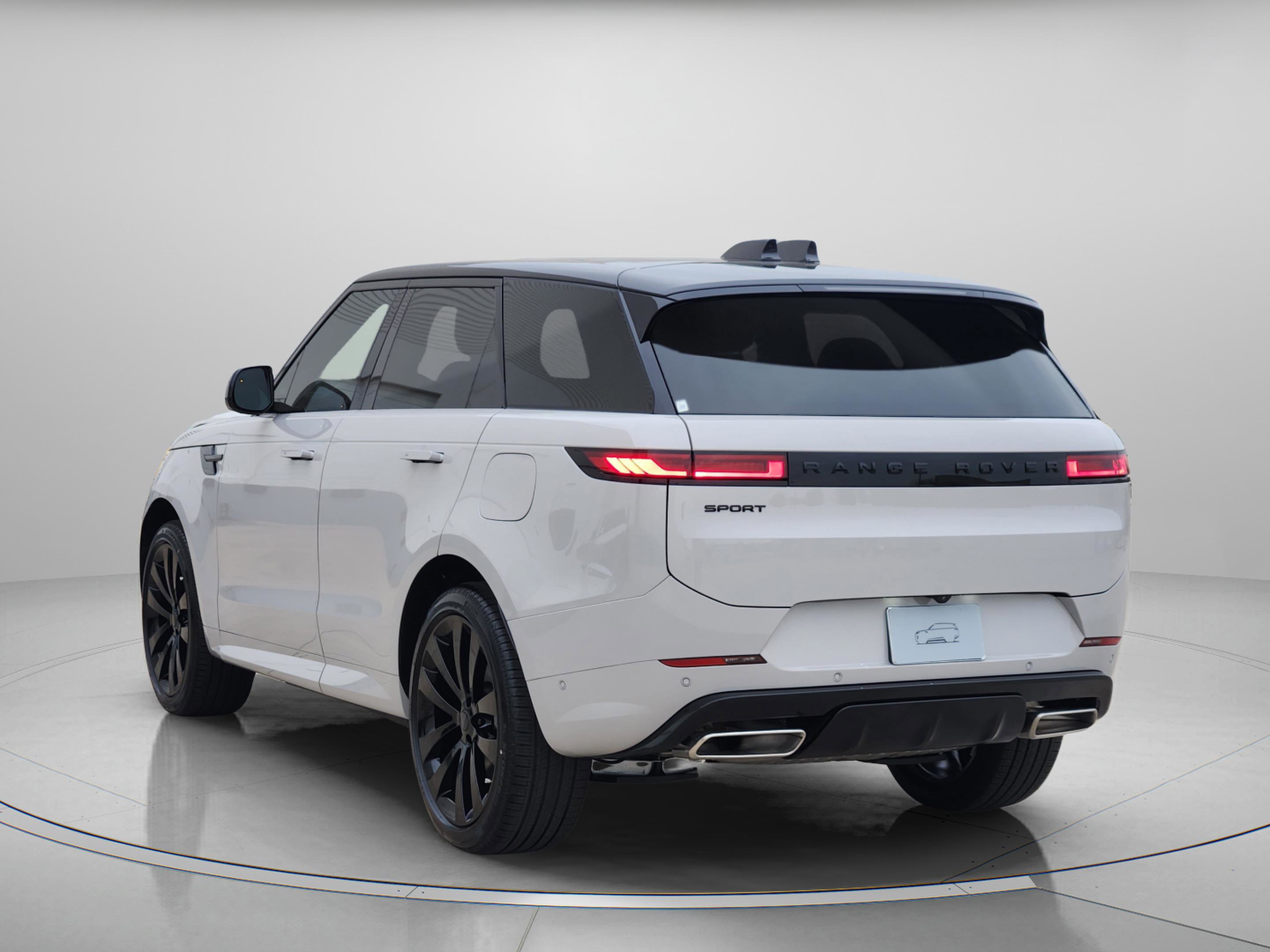 New 2026 Land Rover Range Rover Sport Dynamic SE AWD/4WD image 3