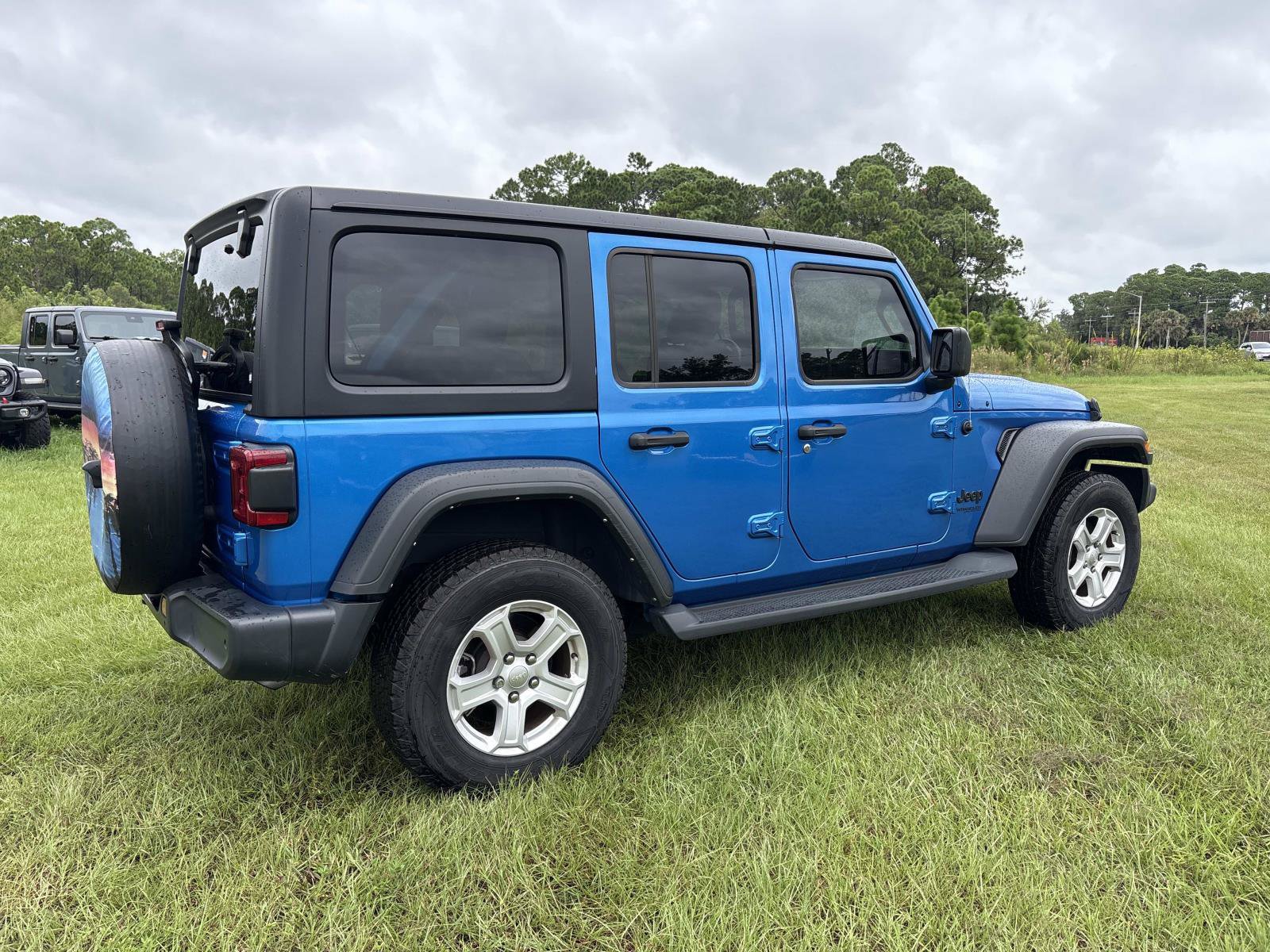 Certified 2022 Jeep Wrangler Unlimited Sport AWD/4WD image 3