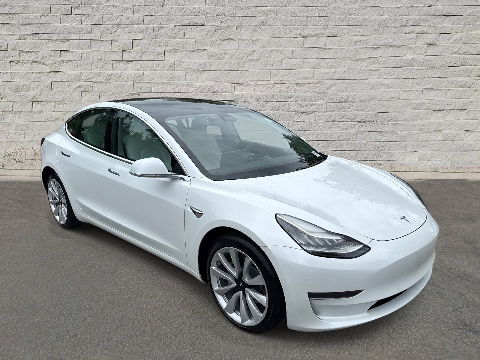 Used 2019 Tesla Model 3 Standard Range Plus RWD image 3