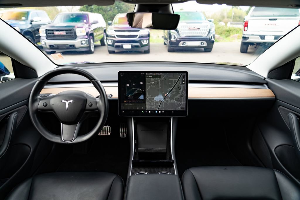 Used 2018 Tesla Model 3 Mid Range image 17