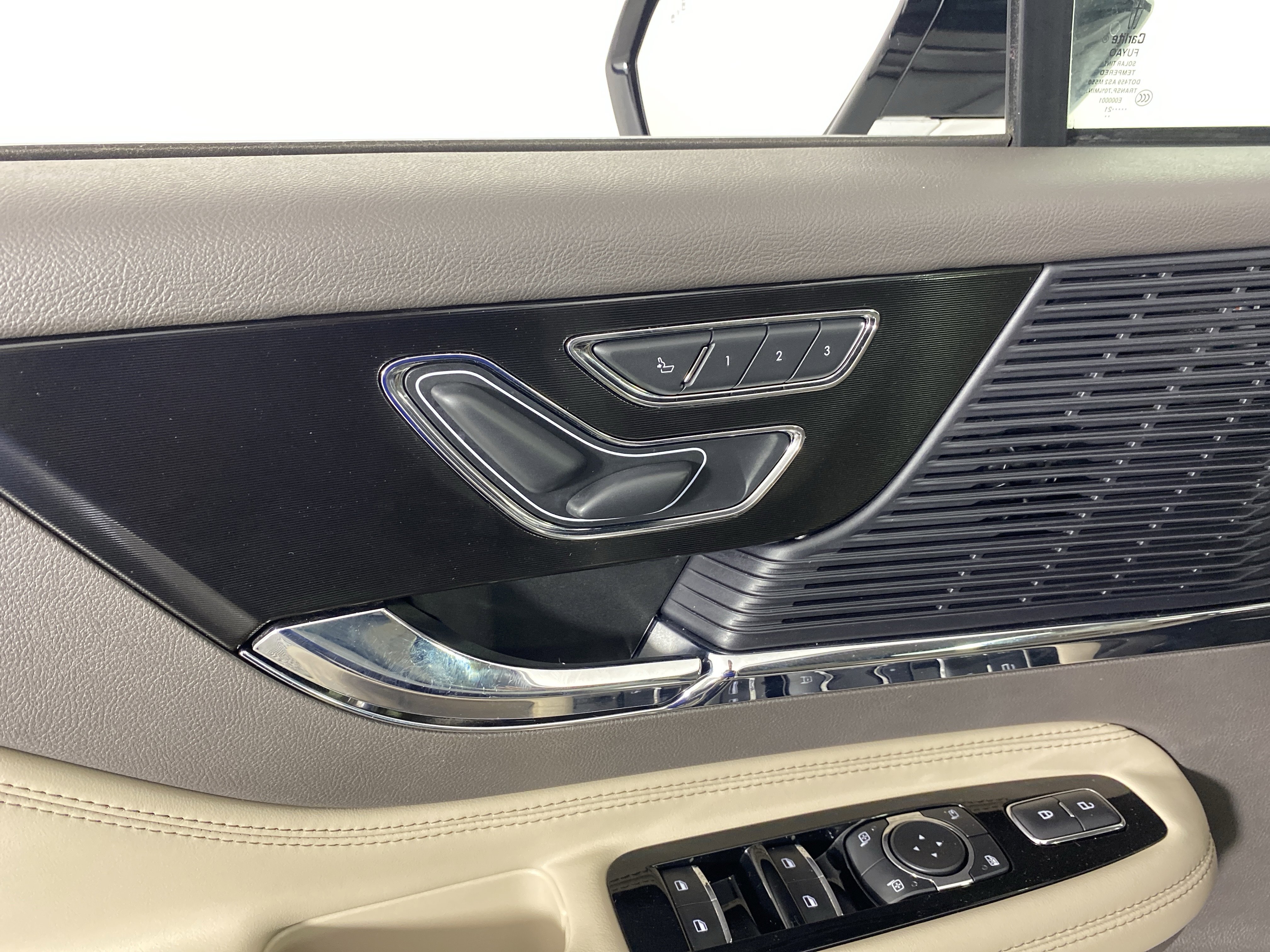 Used 2021 Lincoln Corsair AWD w/ Equipment Group 101A image 40