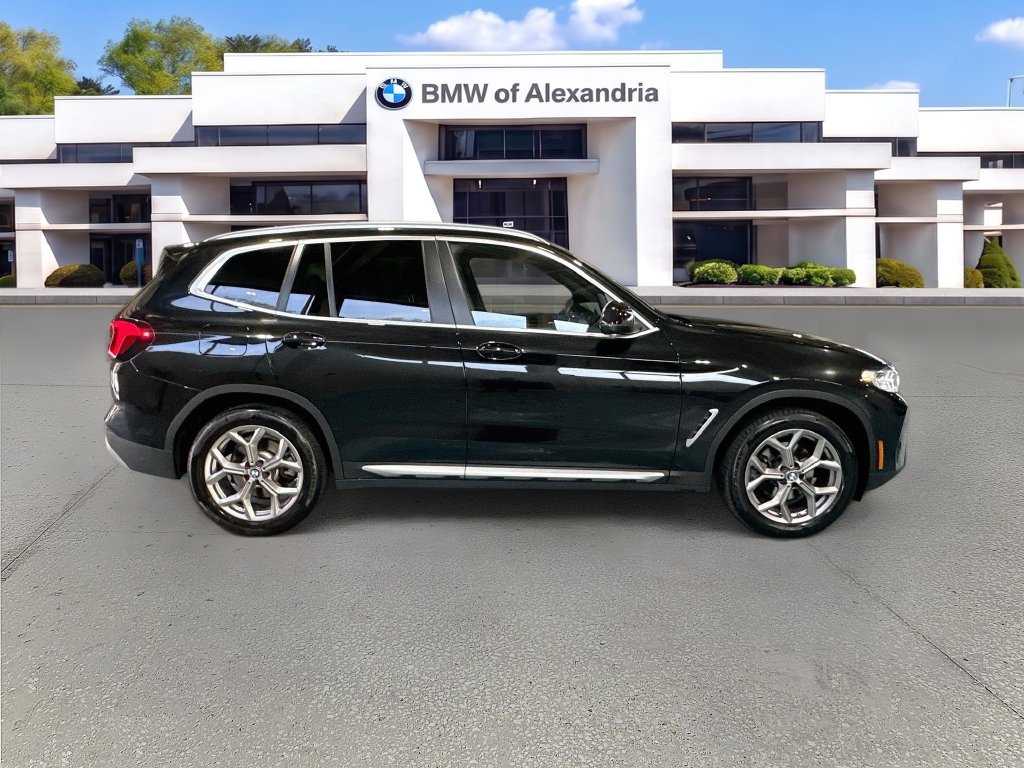 Used 2024 BMW X3 xDrive30i w/ Premium Package w/ZPA AWD/4WD image 4