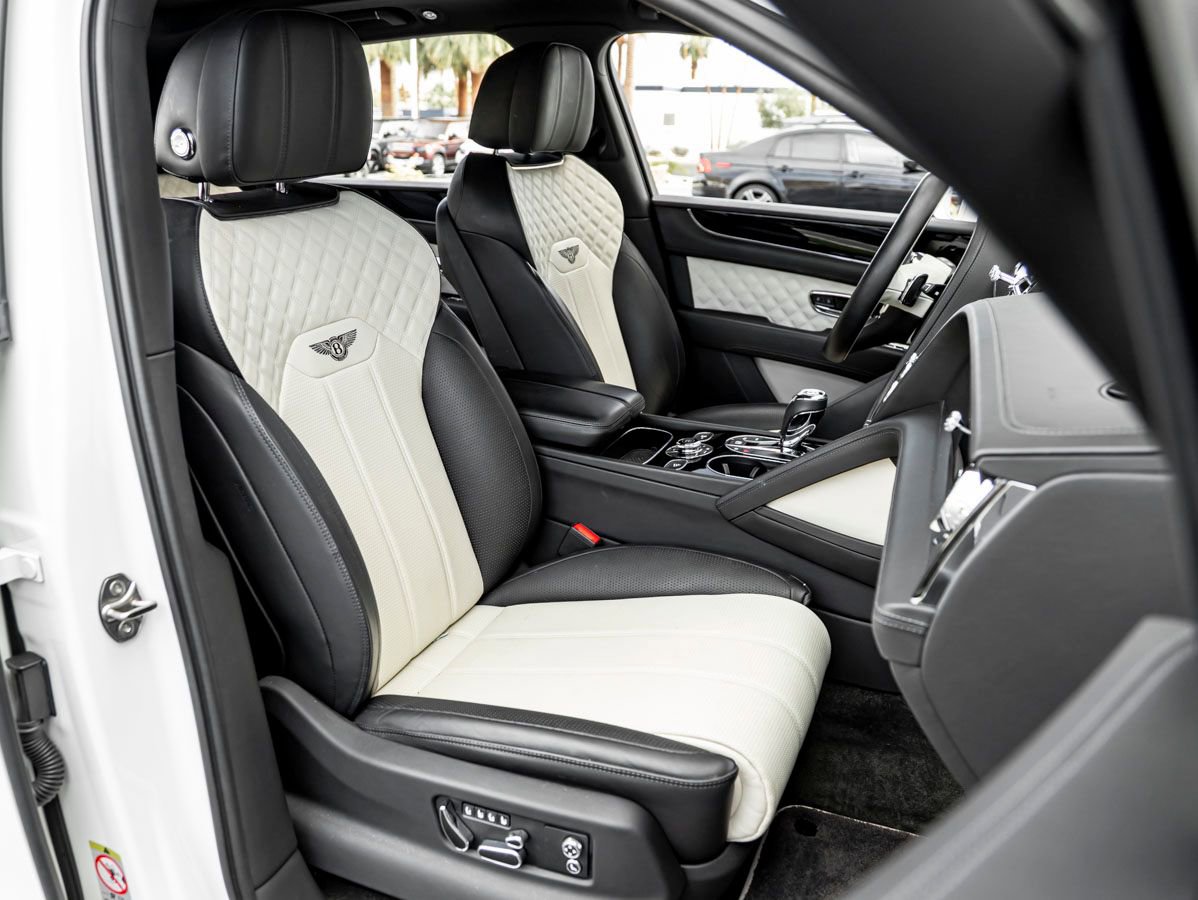 Used 2022 Bentley Bentayga AWD/4WD image 30