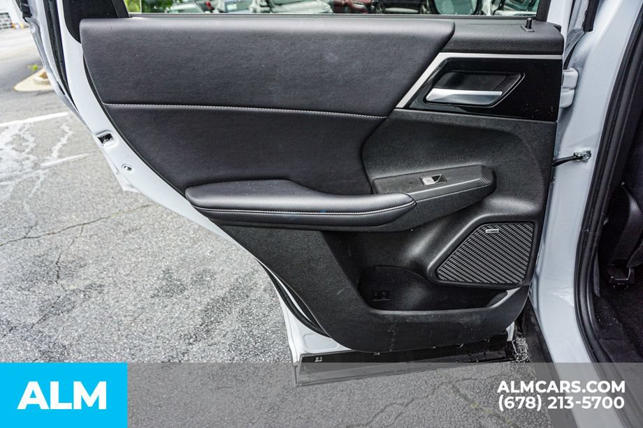 Used 2025 Mitsubishi Outlander SE FWD image 54