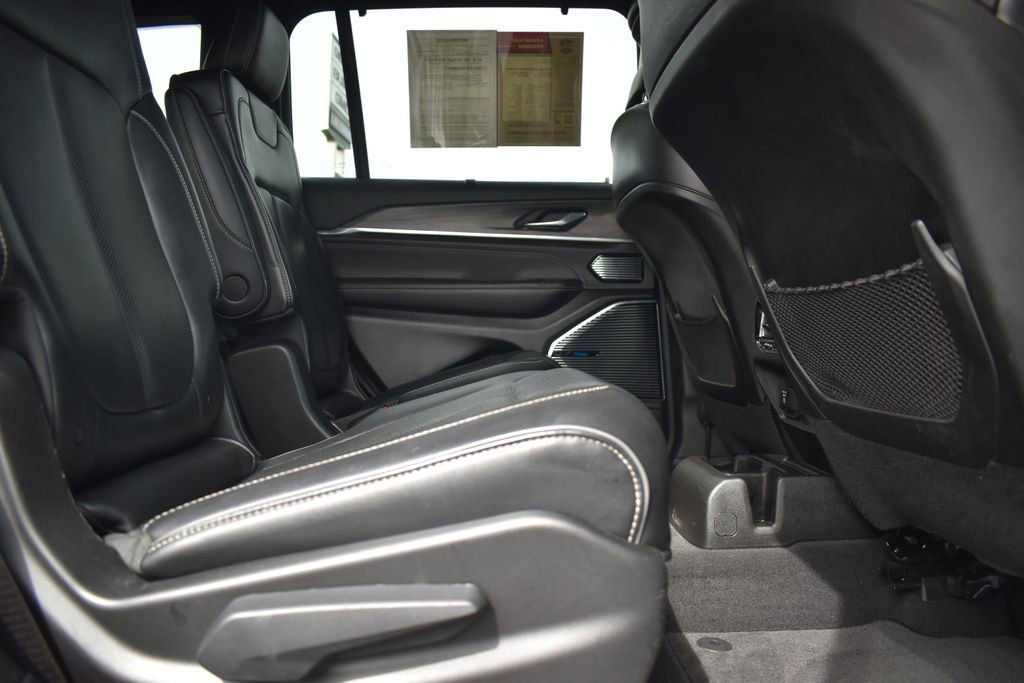 Used 2021 Jeep Grand Cherokee L Overland w/ Advanced Protech Group III image 11