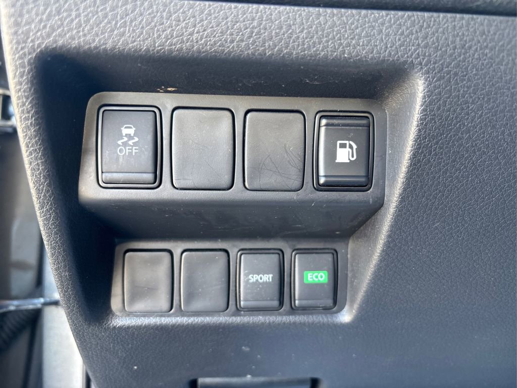 Used 2018 Nissan Rogue S image 33