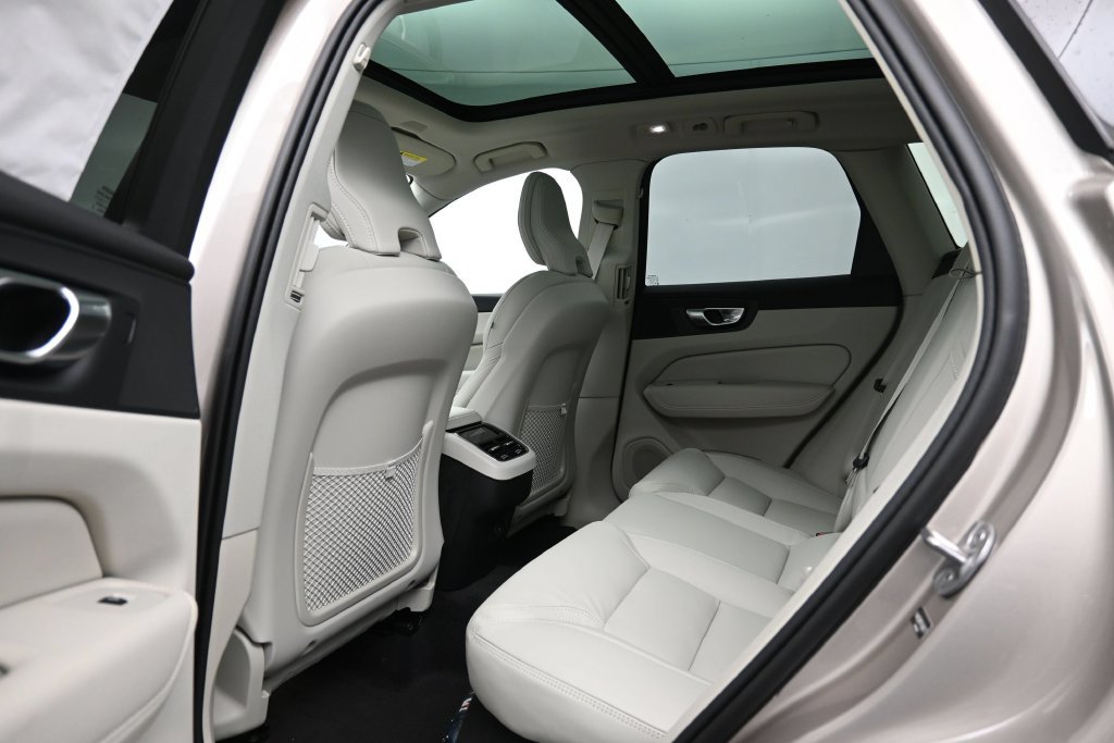 New 2027 Volvo XC60 B5 Ultra AWD/4WD image 21