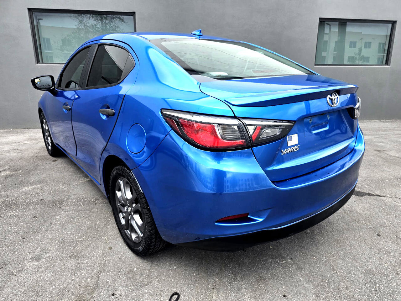 Used 2019 Toyota Yaris LE image 13