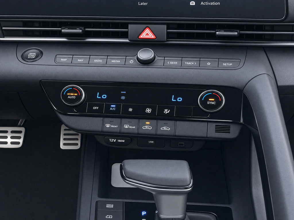 New 2026 Hyundai Elantra SEL Sport FWD image 18