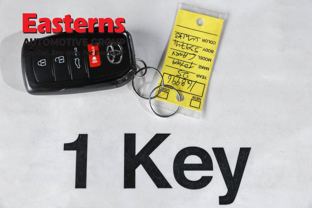 Used 2025 Toyota Camry SE w/ Convenience Package FWD image 26