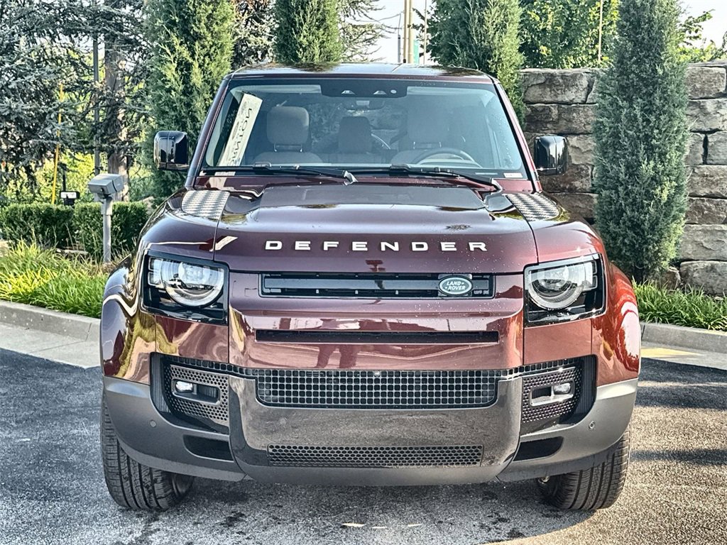 Used 2025 Land Rover Defender 130 S image 8