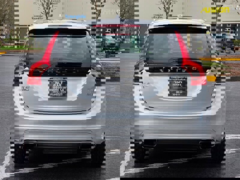 Used 2015 Volvo V60 T5 Premier image 5