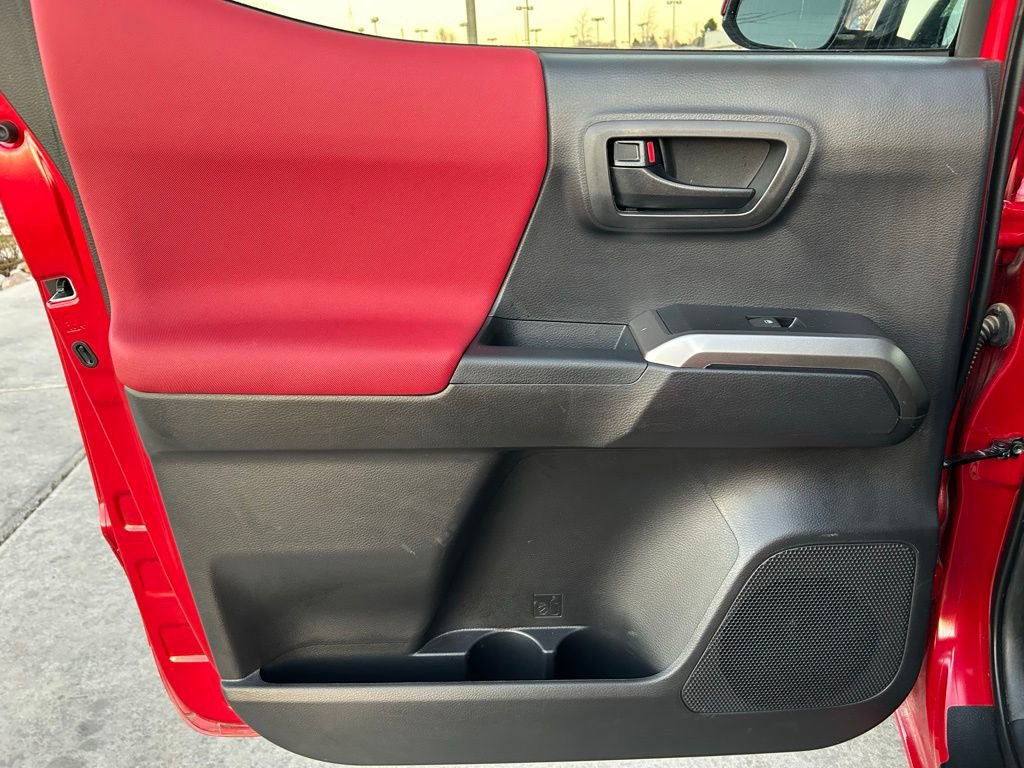 Used 2022 Toyota Tacoma SR5 image 25
