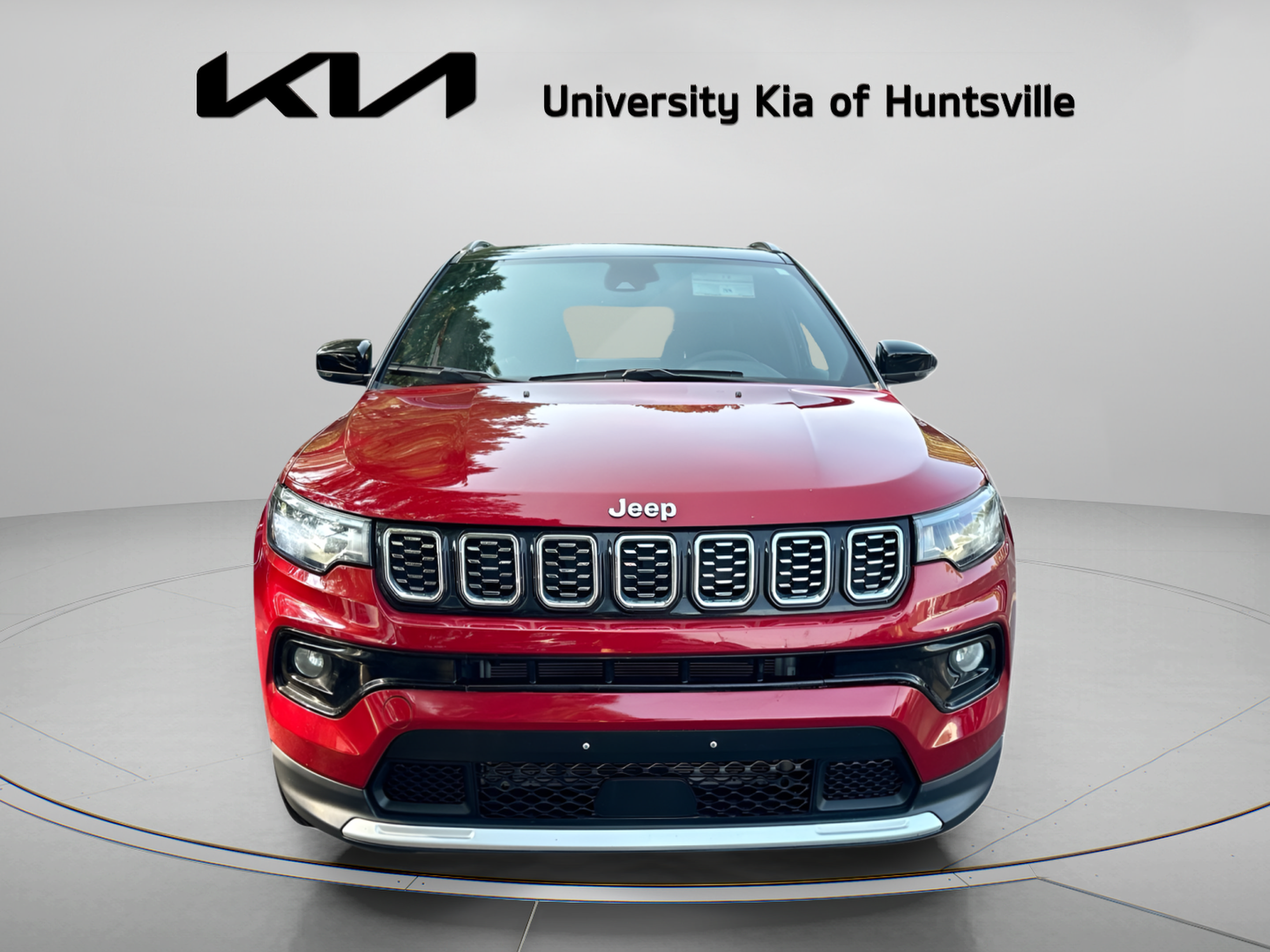 Used 2025 Jeep Compass Limited AWD/4WD image 3
