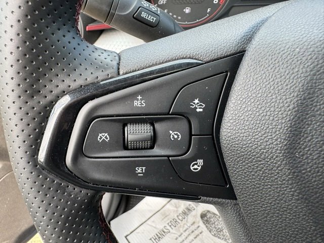 Used 2025 Chevrolet Trax RS w/ Sunroof Package image 18