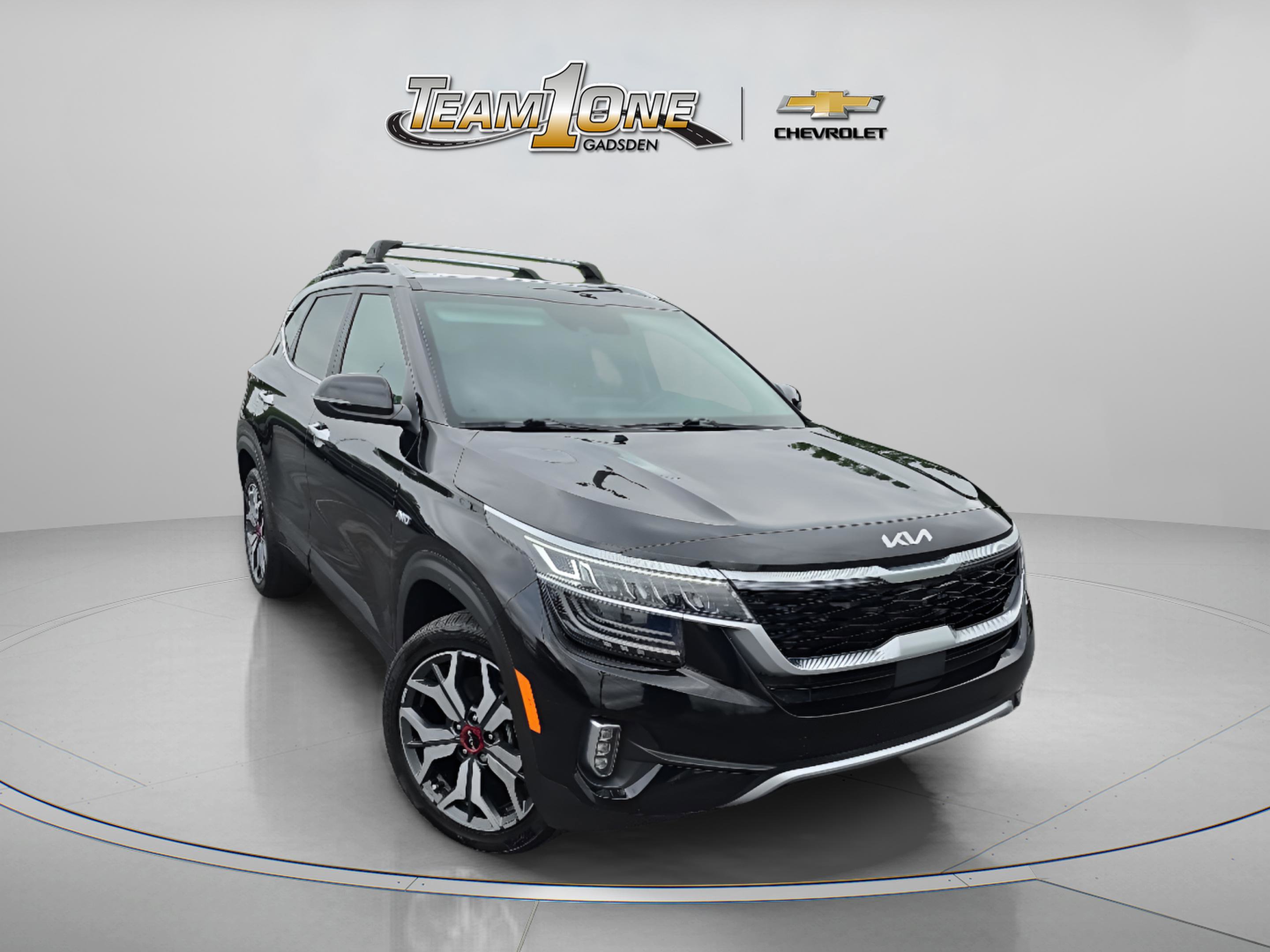 Used 2023 Kia Seltos SX w/ SX Sunroof Package AWD/4WD image 1