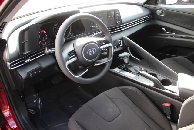 Used 2023 Hyundai Elantra SEL FWD image 3