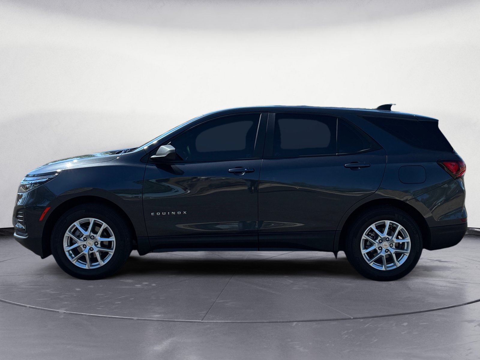 Used 2022 Chevrolet Equinox LS FWD image 3