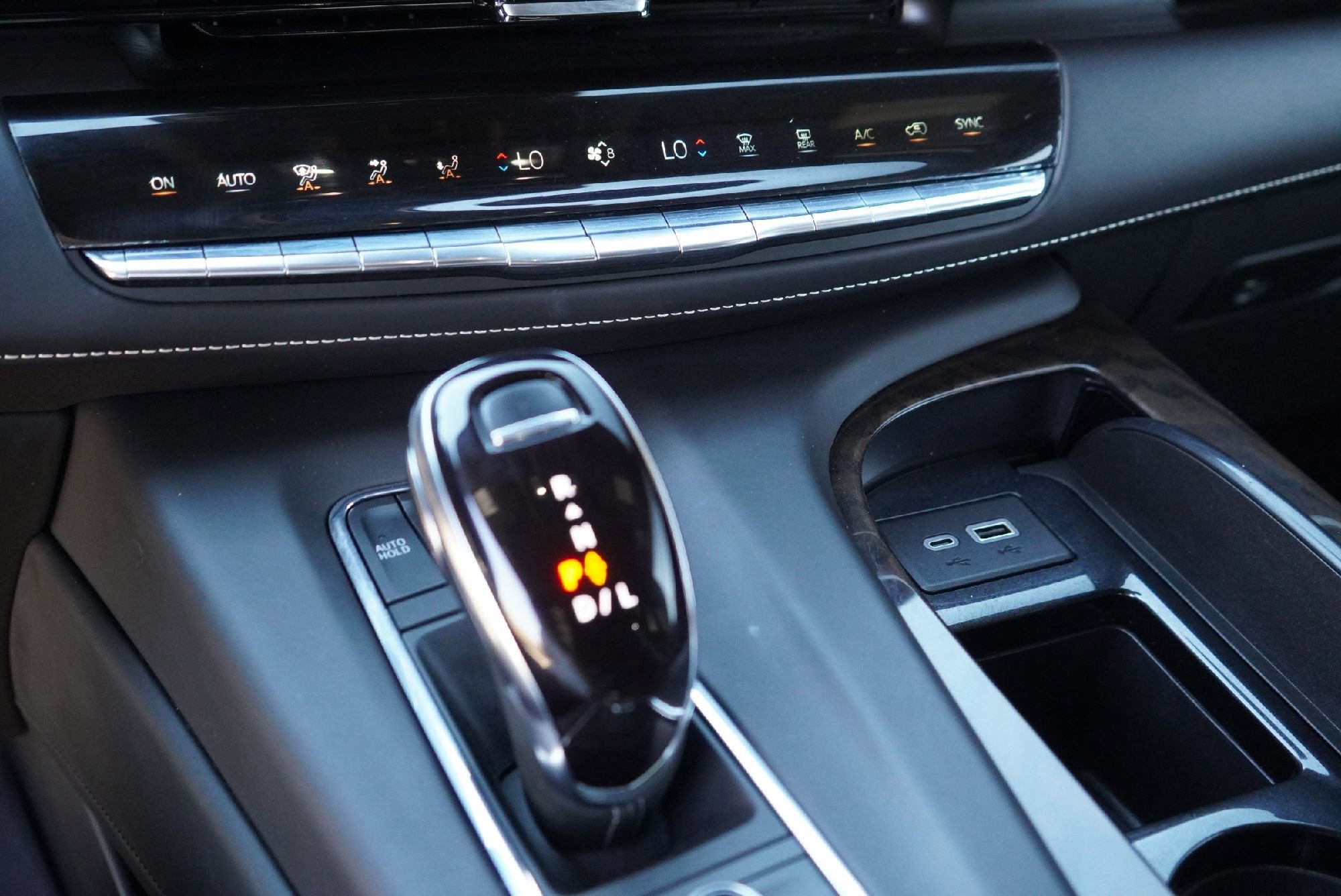 Used 2023 Cadillac Escalade Premium Luxury Platinum image 14