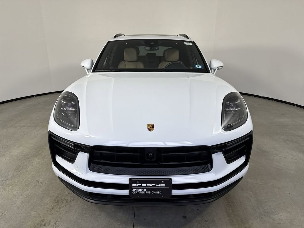 Certified 2025 Porsche Macan image 10