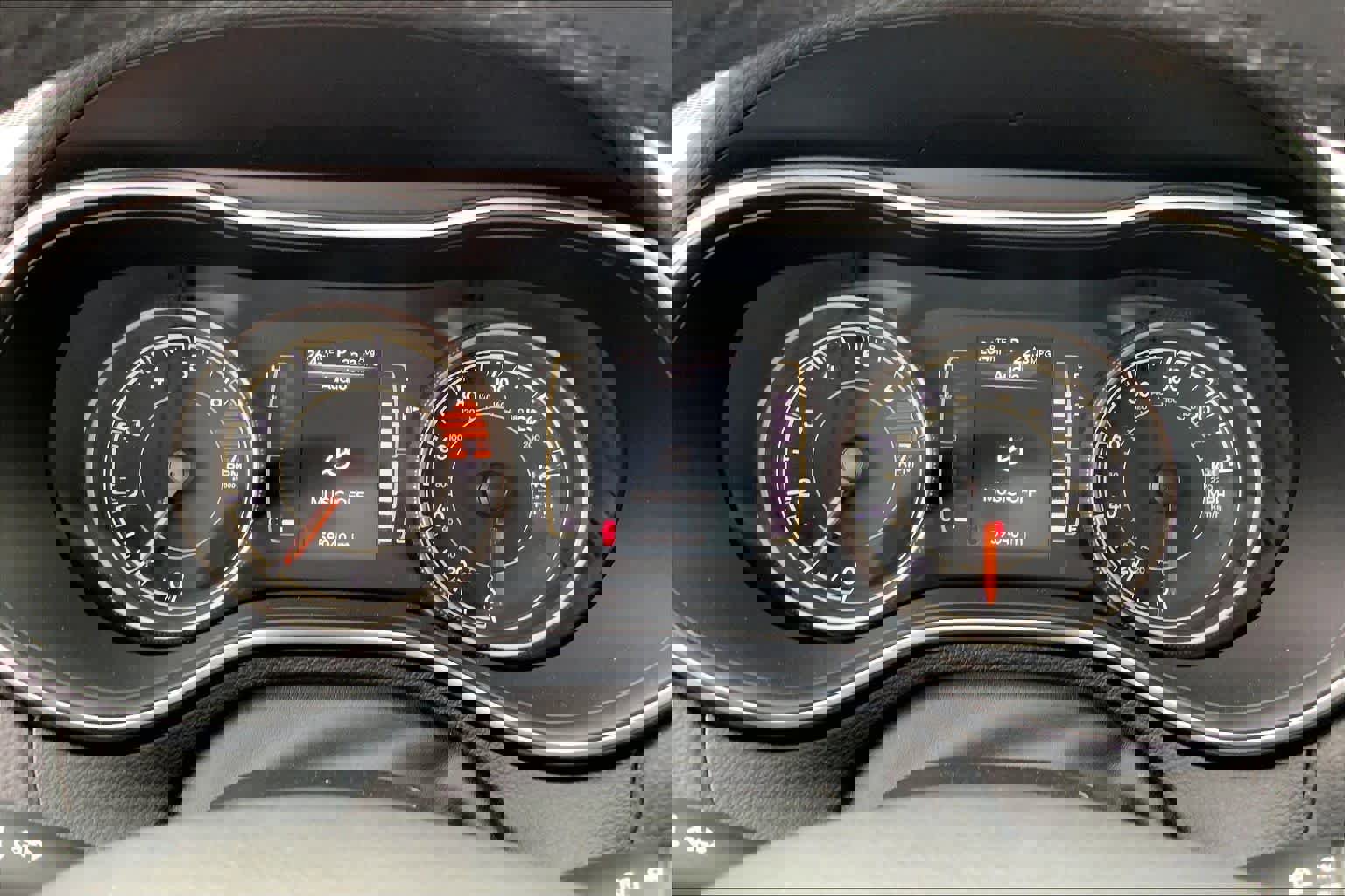 Used 2020 Jeep Cherokee Latitude Plus image 25