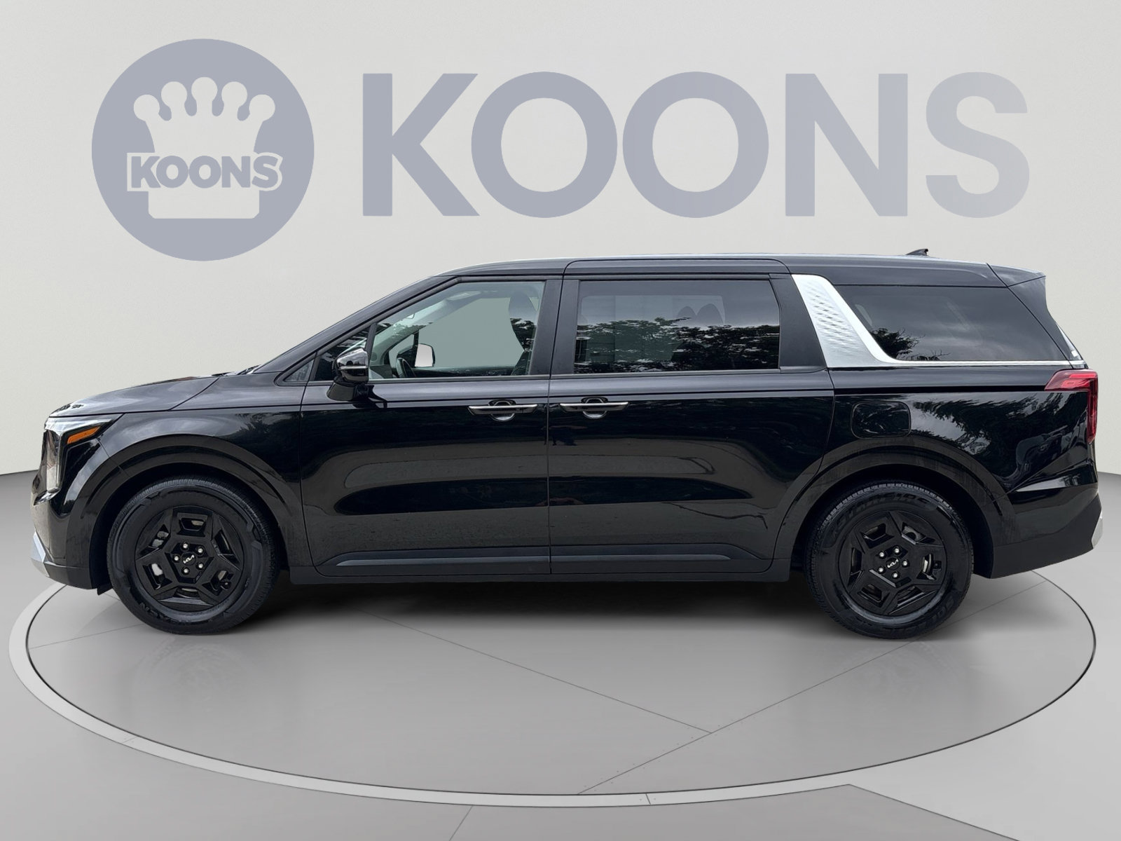 Used 2025 Kia Carnival FWD image 2