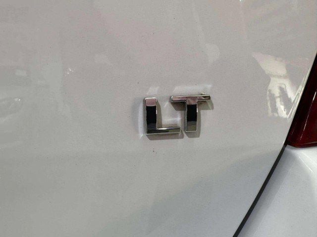 Used 2020 Chevrolet Trax LT w/ LT Convenience Package image 13