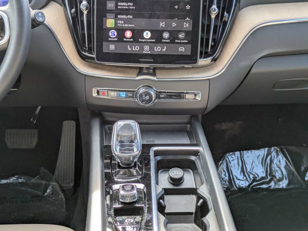Certified 2026 Volvo XC60 B5 Core AWD/4WD image 20