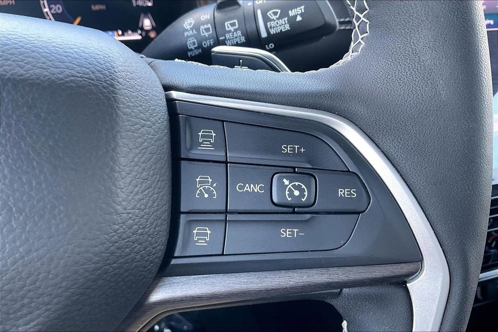 Used 2024 Jeep Grand Cherokee Limited image 15