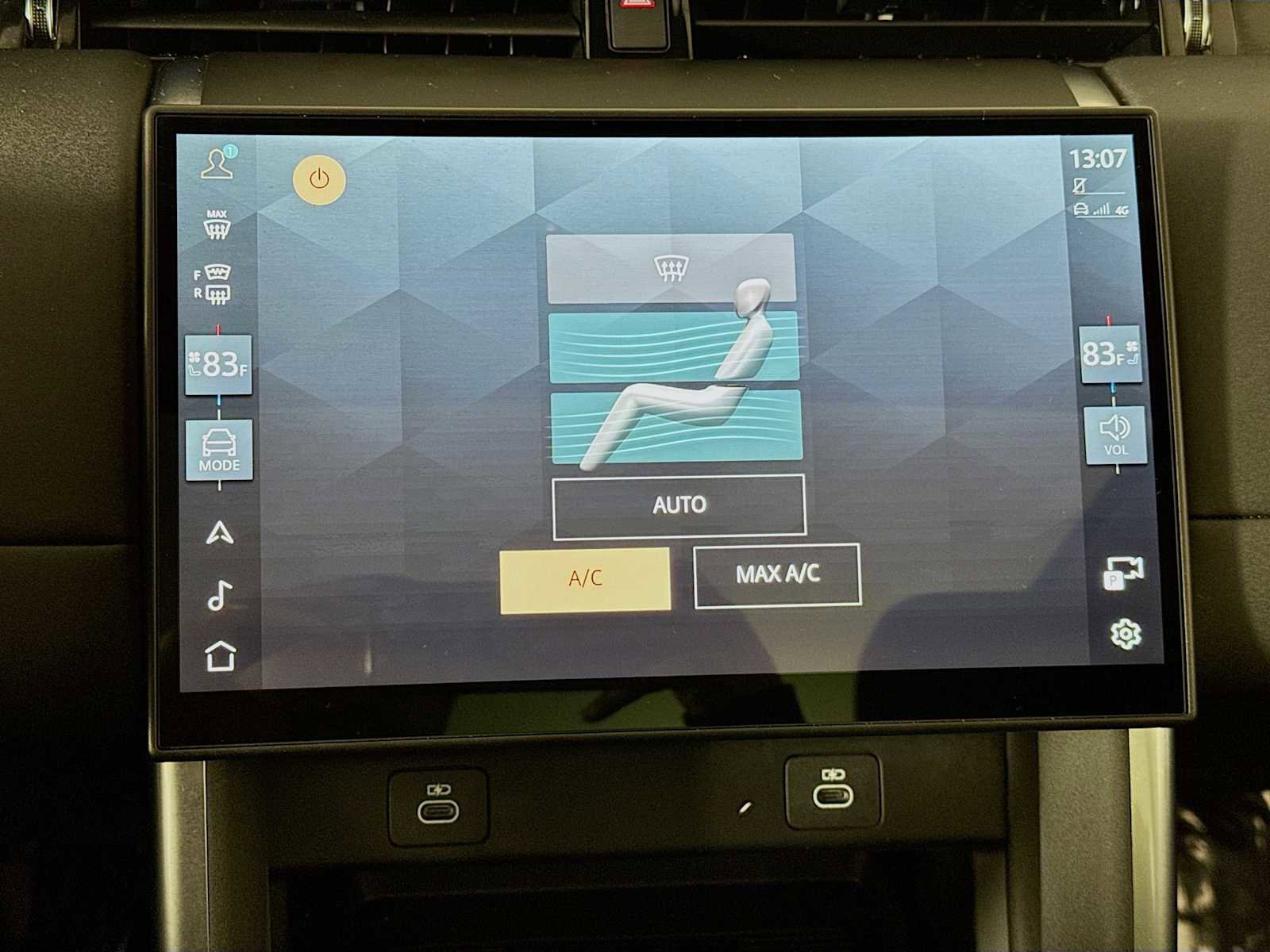 Used 2025 Land Rover Discovery Sport S image 16