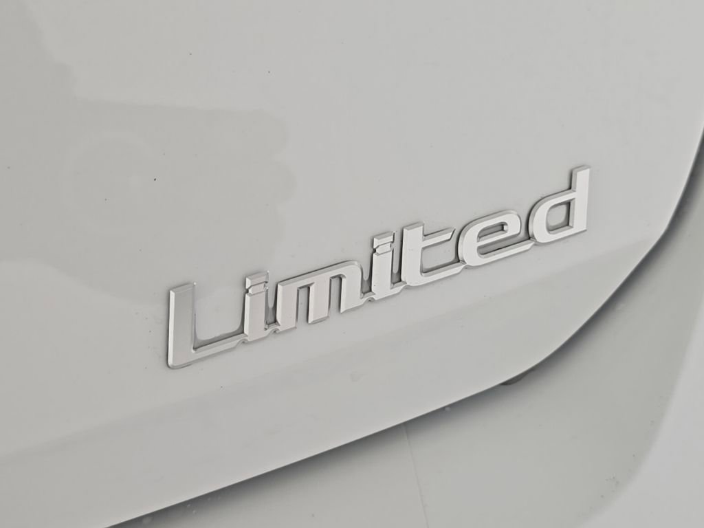 New 2026 Hyundai Elantra Limited FWD image 12