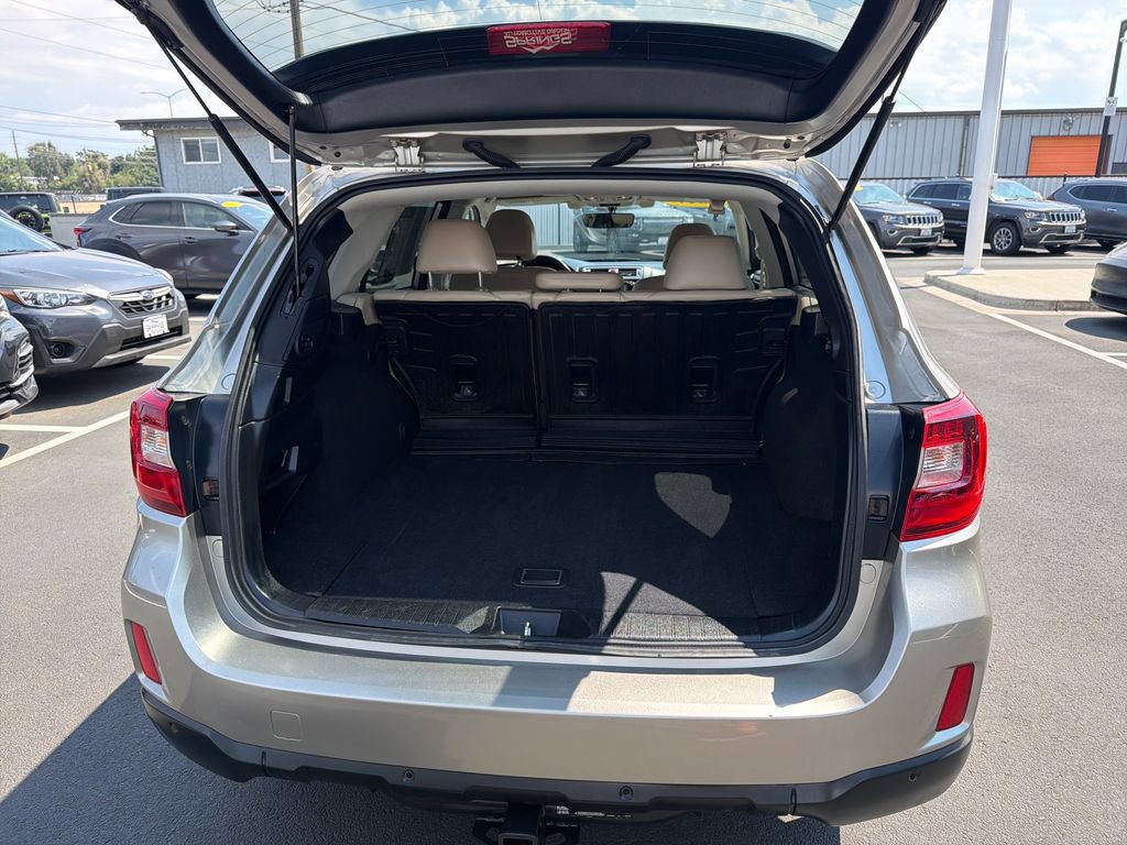 Used 2017 Subaru Outback 2.5i Limited AWD/4WD image 23