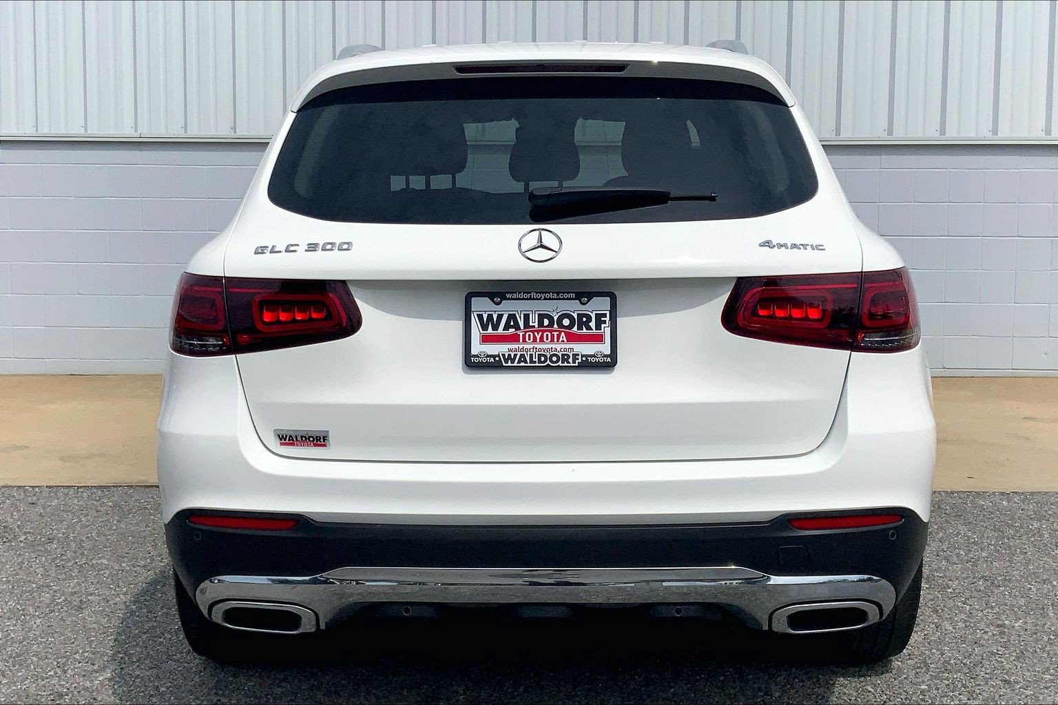 Used 2022 Mercedes-Benz GLC 300 4MATIC w/ Premium Package Lite image 5