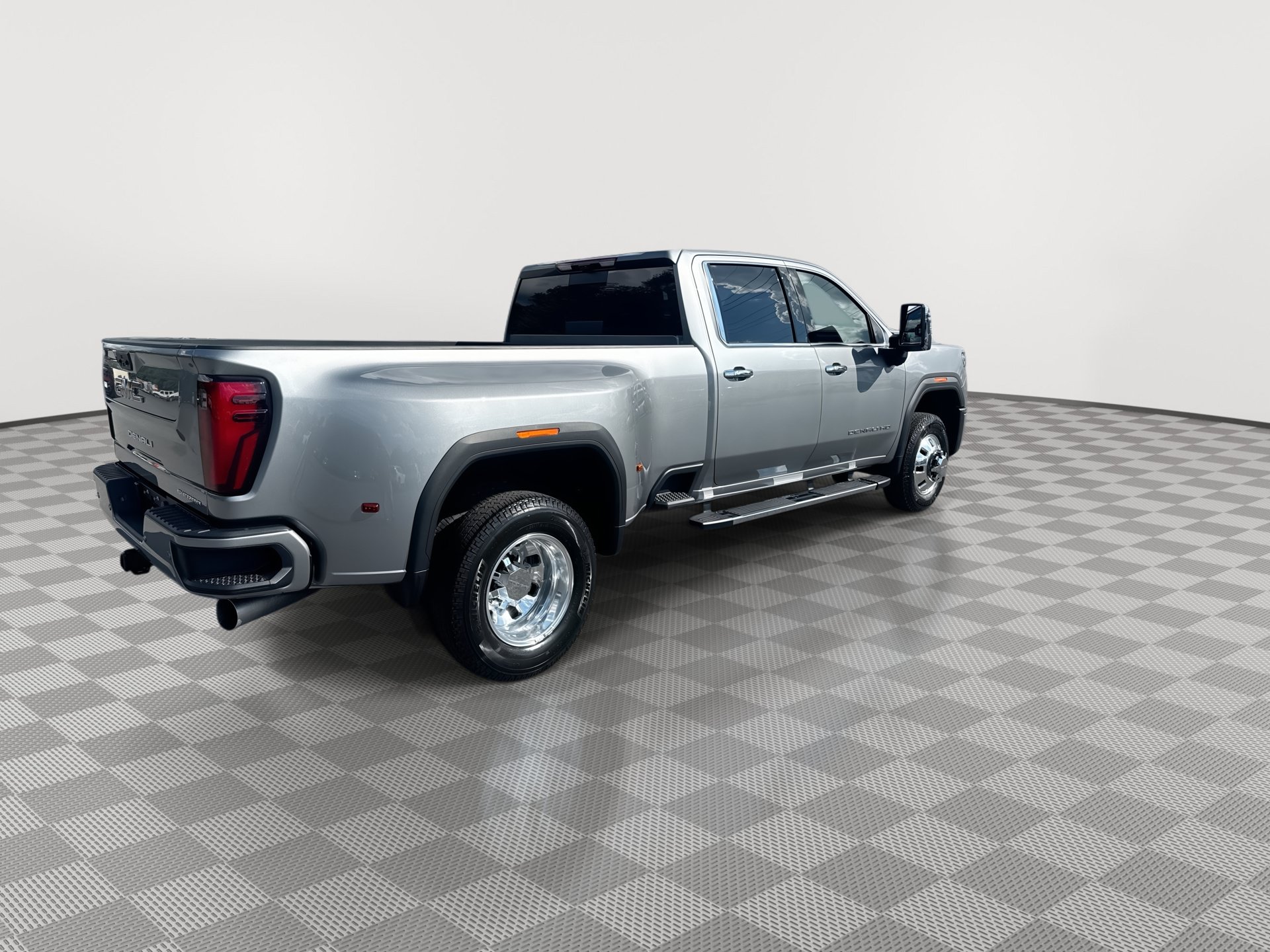 New 2026 GMC Sierra 3500 Denali w/ Denali Reserve Package AWD/4WD image 8