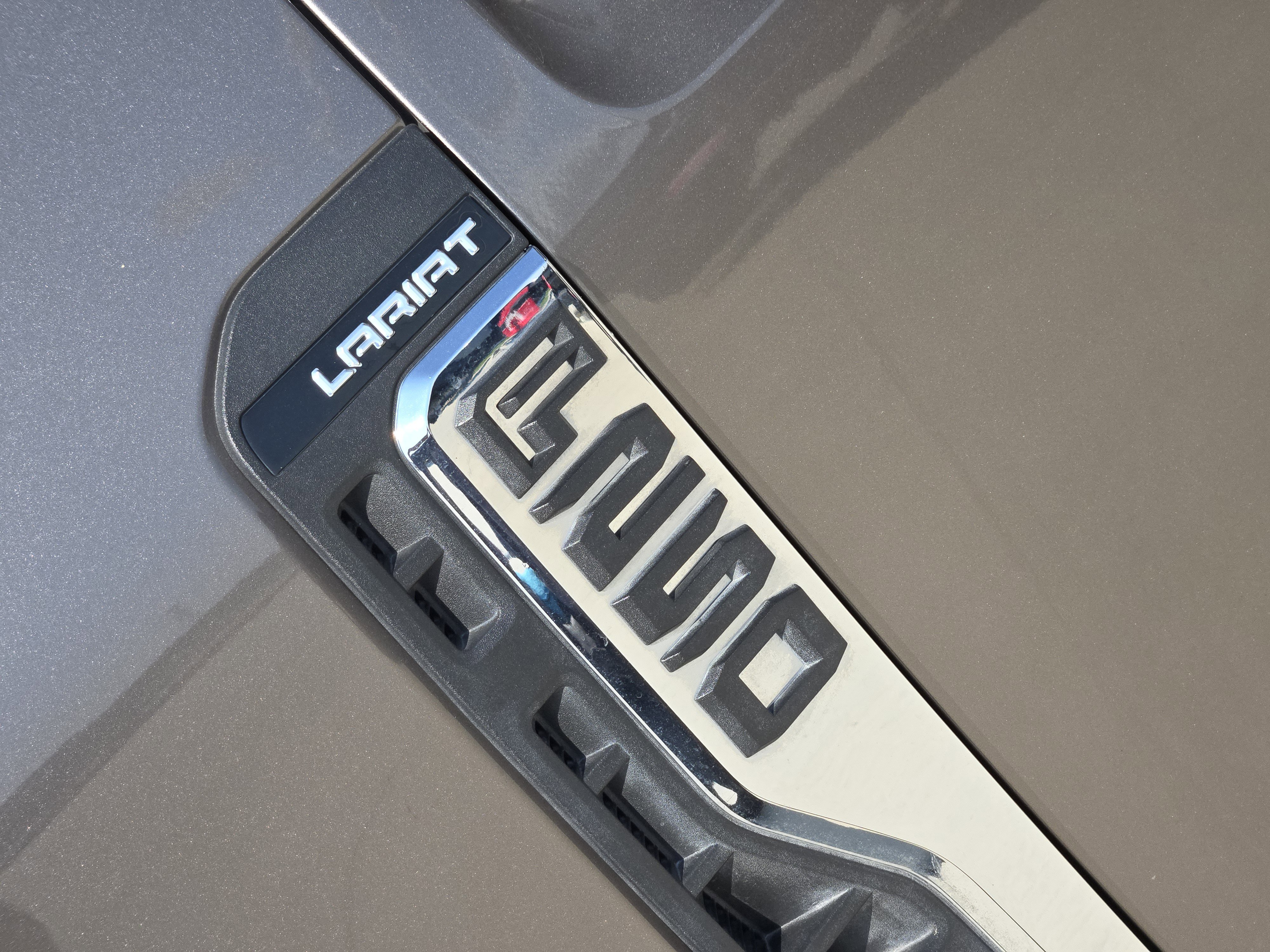 Used 2023 Ford F250 Lariat w/ Chrome Package image 11