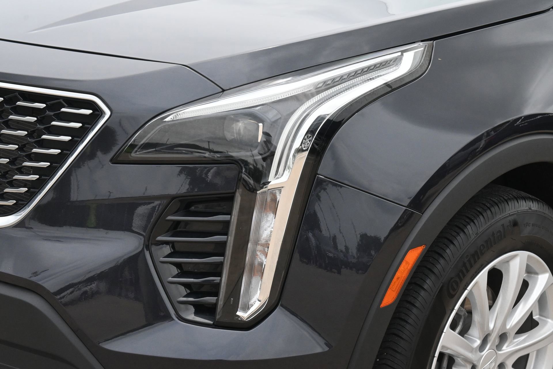 Used 2023 Cadillac XT4 Luxury w/ Cold Weather Package FWD image 27