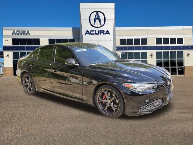 Used 2021 Alfa Romeo Giulia Ti Sport RWD image 1