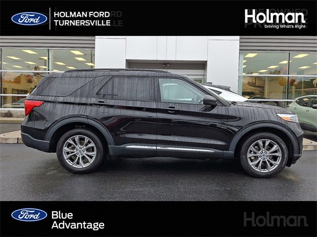 Certified 2022 Ford Explorer XLT w/ Equipment Group 202A image 1