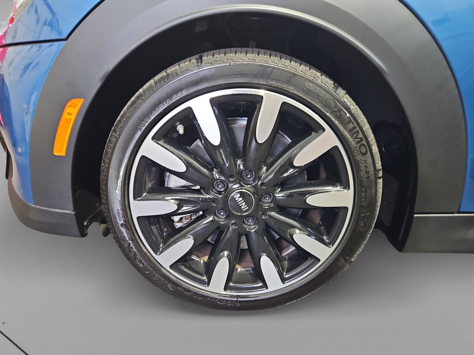 Used 2024 MINI Cooper S w/ Signature Upholstery Package FWD image 16