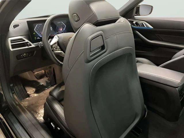 Used 2025 BMW 430i Convertible w/ Premium Package RWD image 38