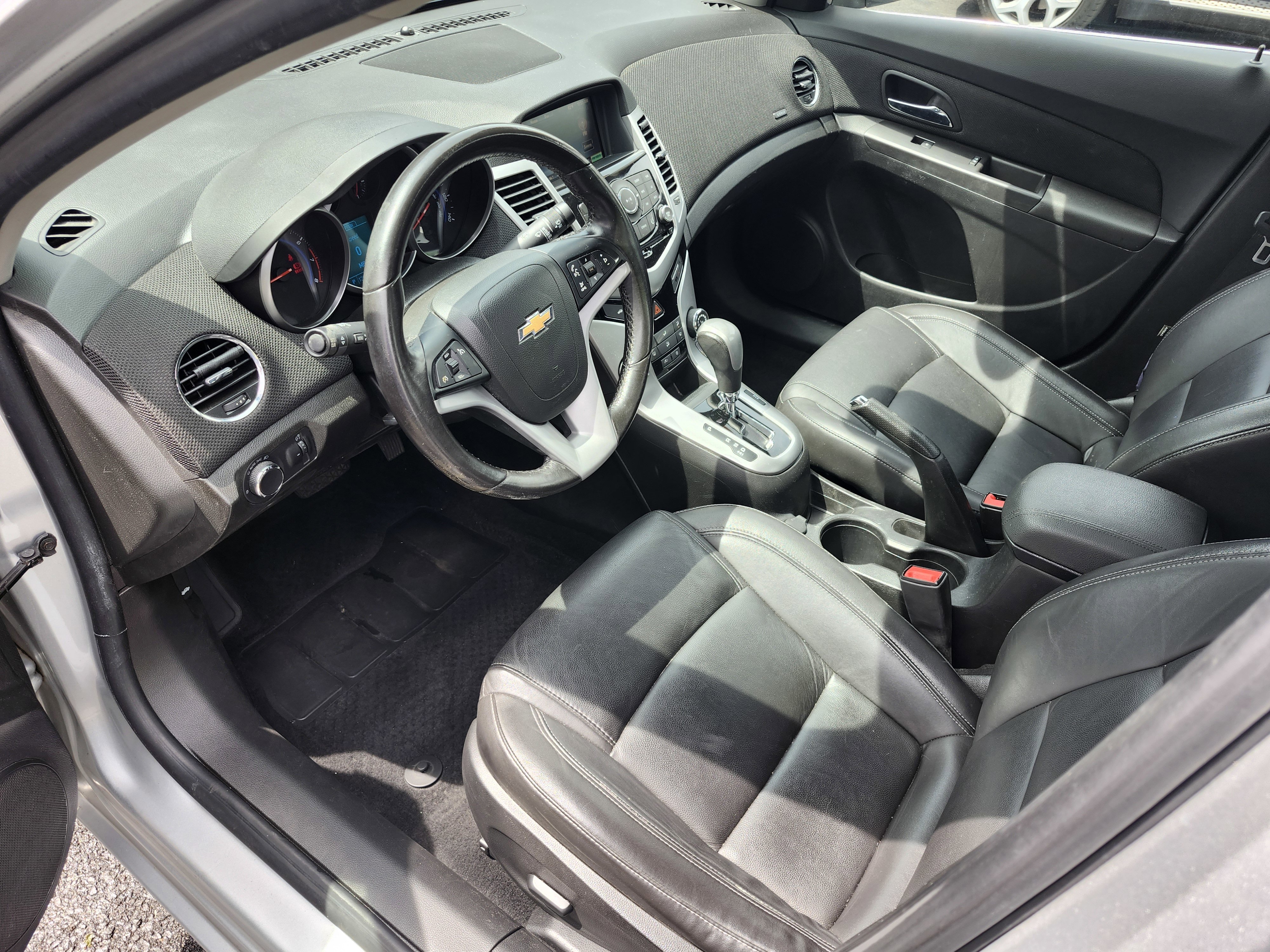 Used 2015 Chevrolet Cruze LT FWD image 4