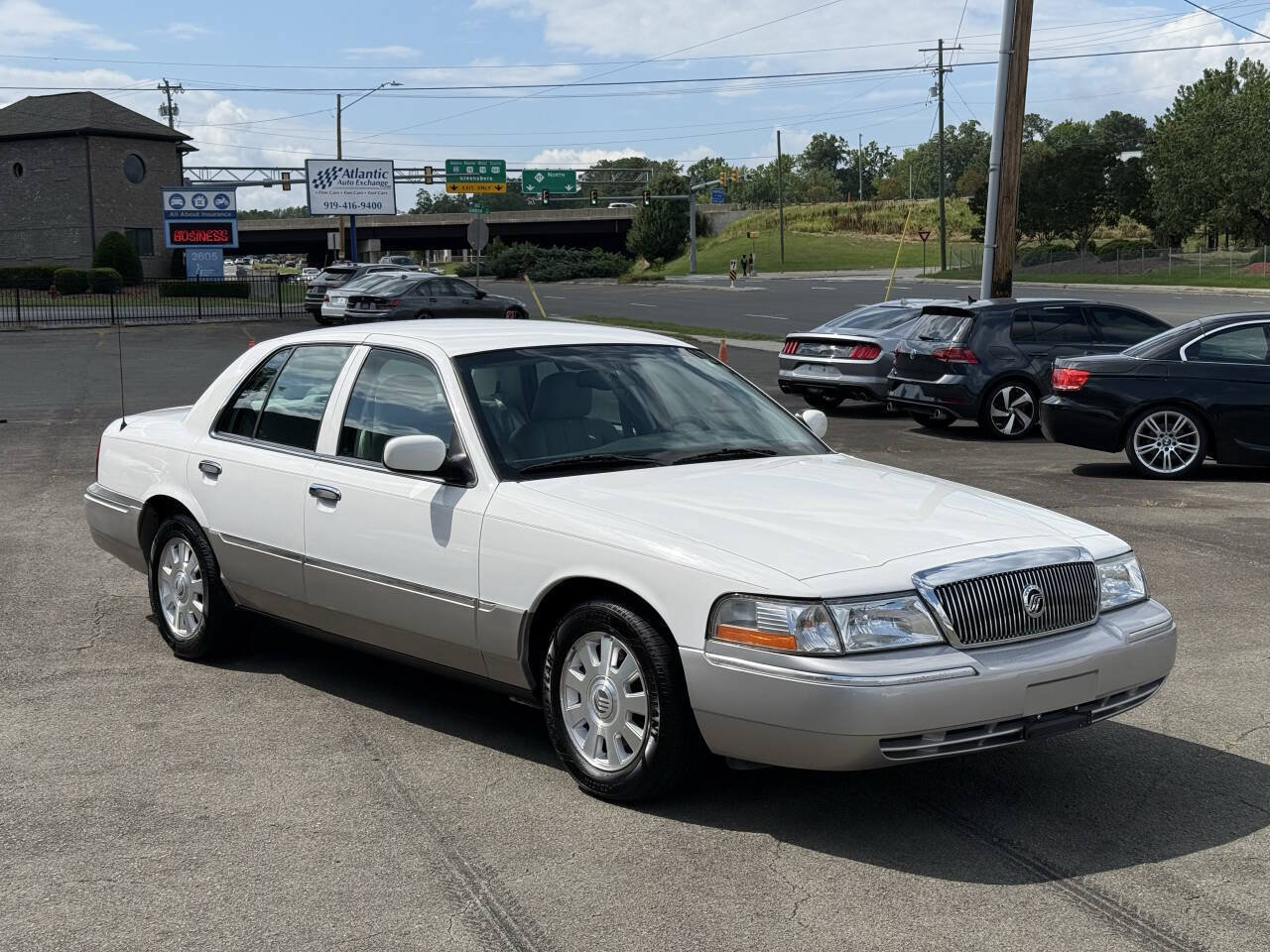 Used 2005 Mercury Grand Marquis LSE RWD image 2