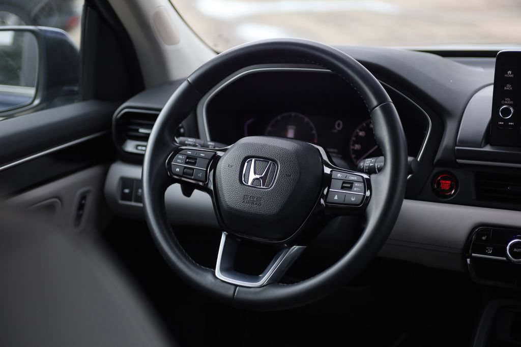 Used 2025 Honda Pilot EX-L image 22