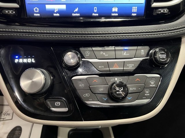 Used 2022 Chrysler Pacifica Touring-L image 45