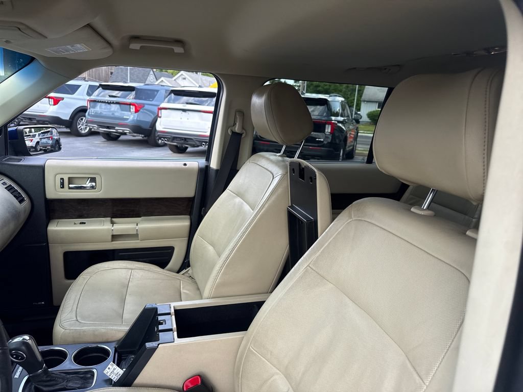 Used 2014 Ford Flex Limited w/ Equipment Group 301A AWD/4WD image 16