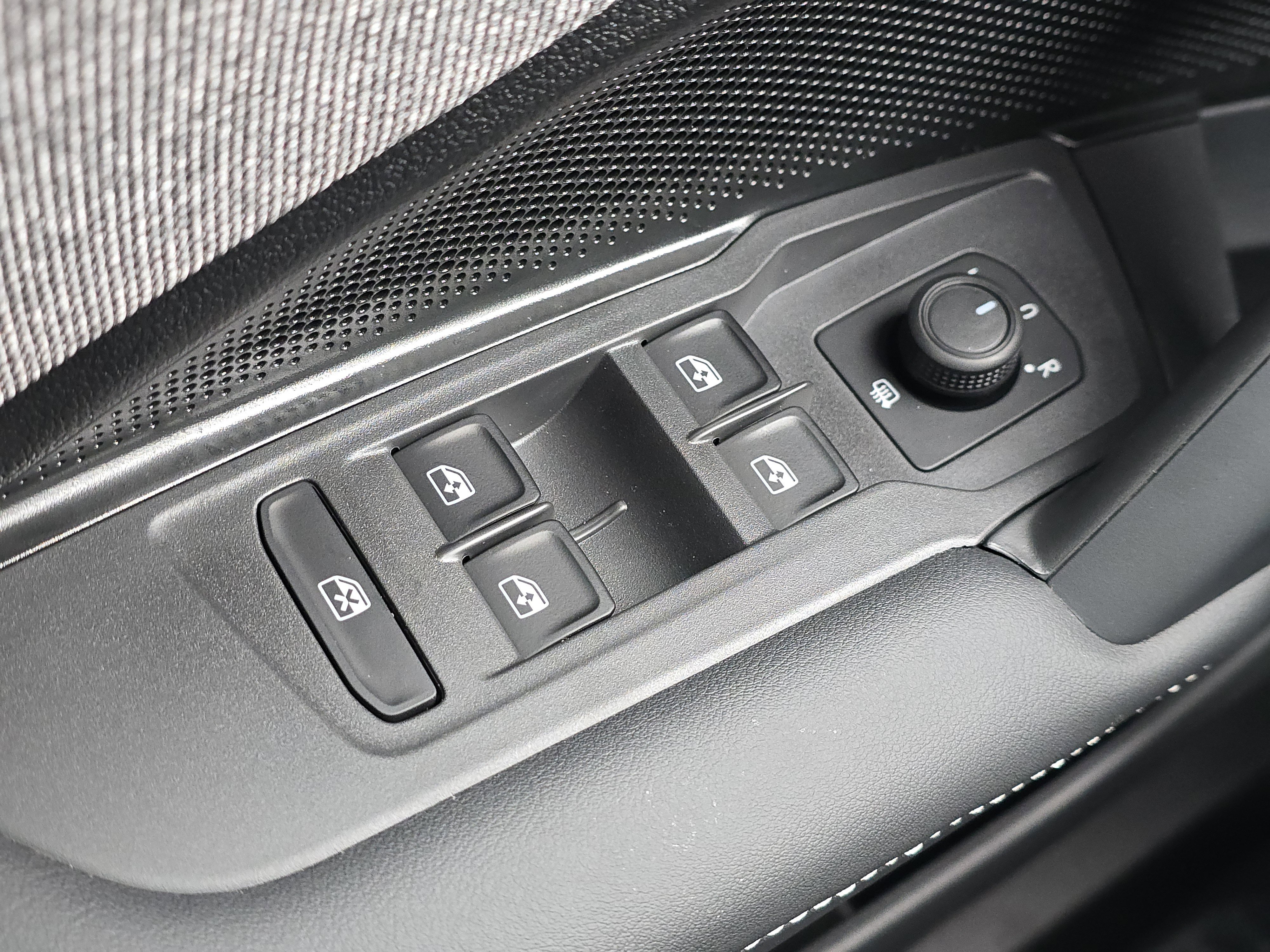 New 2026 Volkswagen Tiguan S image 25